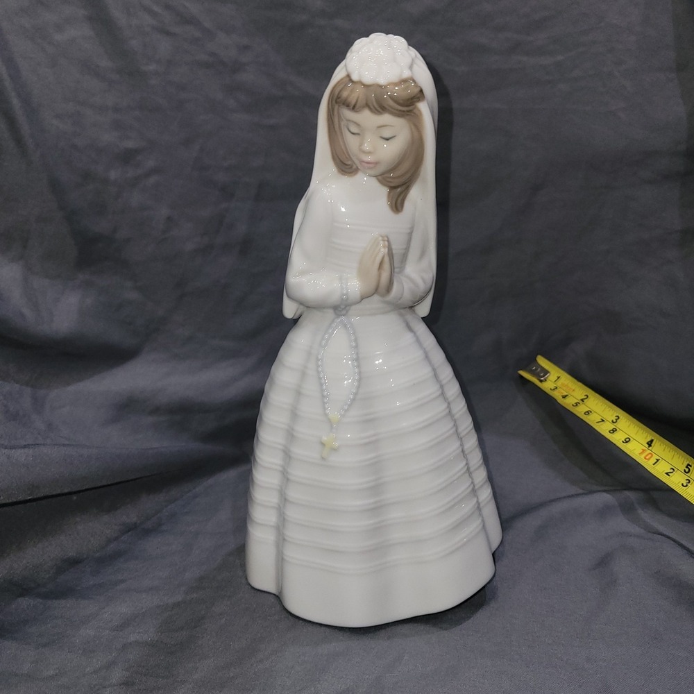 NAO BY LLADRO FIRST HOLY COMMUNION GIRL PRAYING FIGURINE 1992 RETIRED
